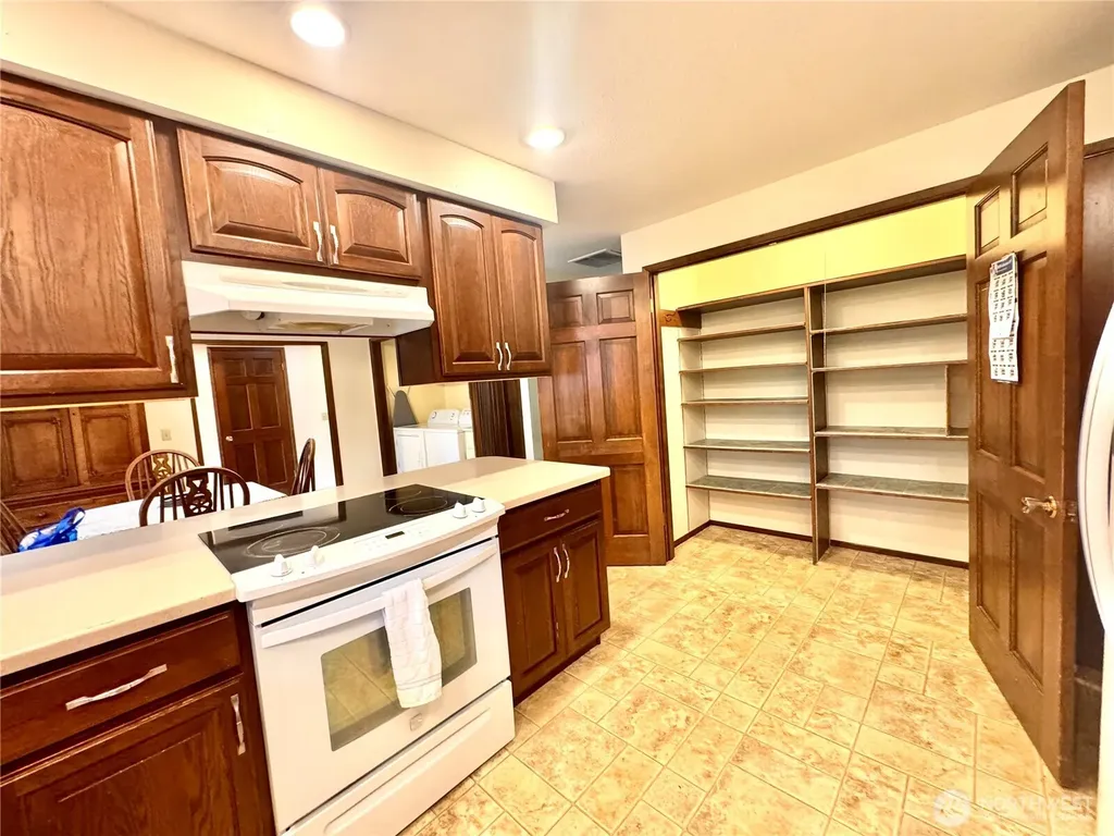 2320 Lakemoor Drive SW Olympia WA 98512