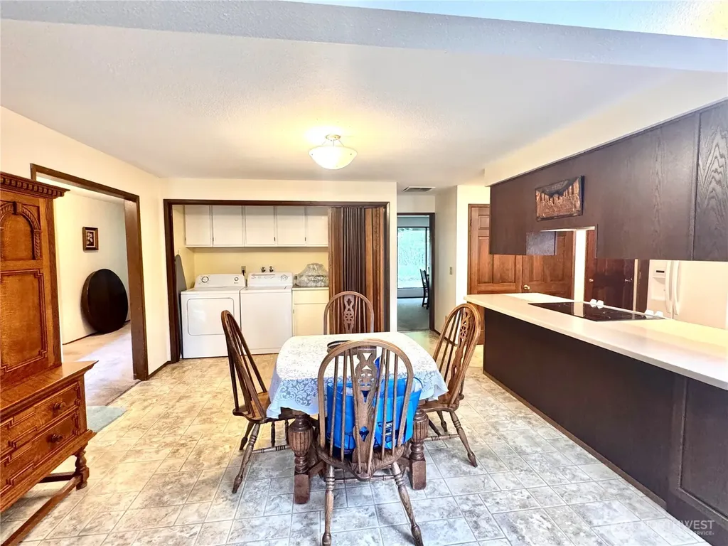 2320 Lakemoor Drive SW Olympia WA 98512