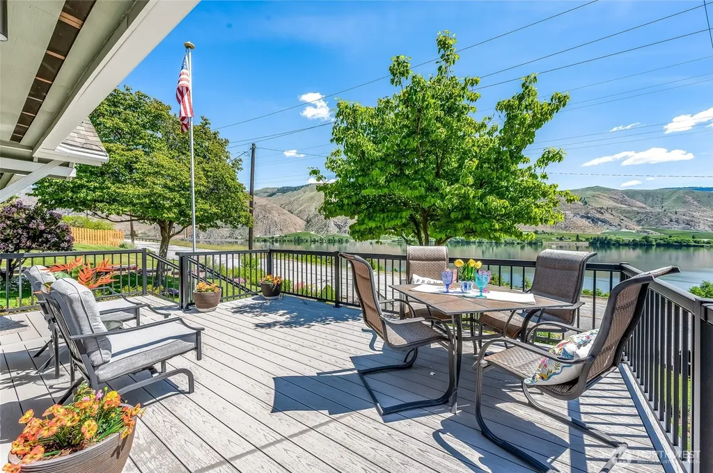 2548 Entiat Way Entiat WA 98822
