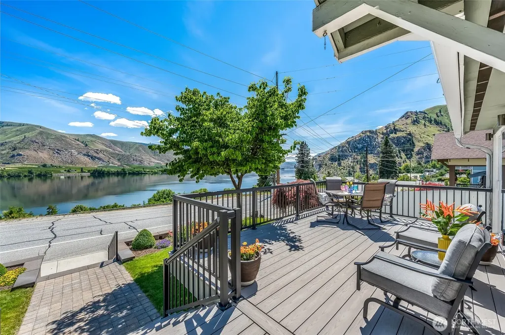 2548 Entiat Way Entiat WA 98822