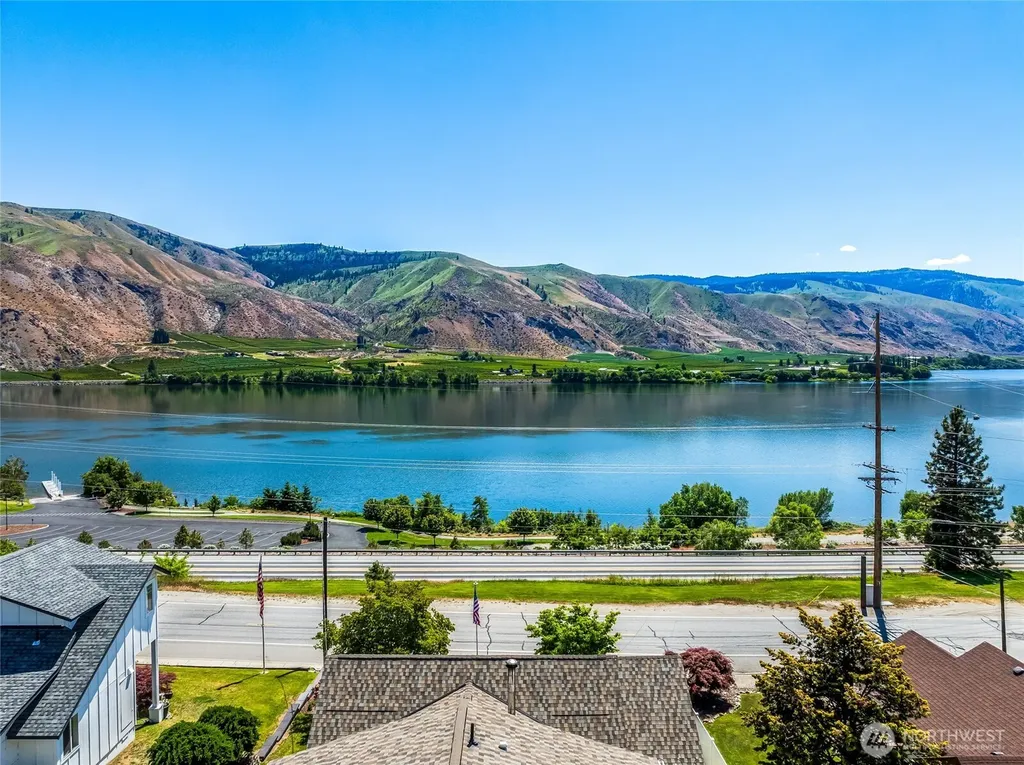 2548 Entiat Way Entiat WA 98822