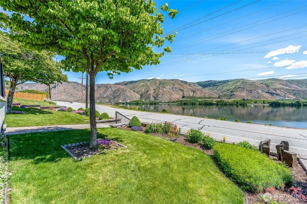 2548 Entiat Way Entiat WA 98822