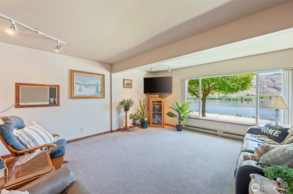2548 Entiat Way Entiat WA 98822