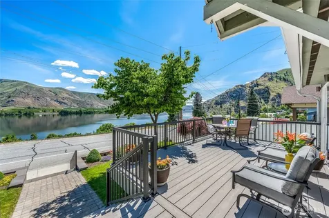 2548 Entiat Way Entiat WA 98822