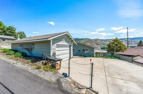 2548 Entiat Way Entiat WA 98822