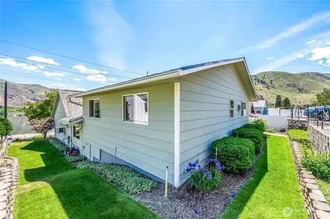 2548 Entiat Way Entiat WA 98822
