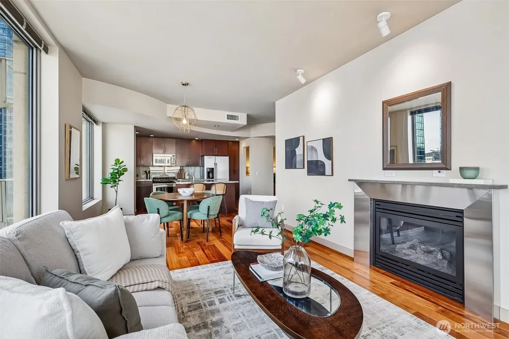910 Lenora Street Seattle WA 98121