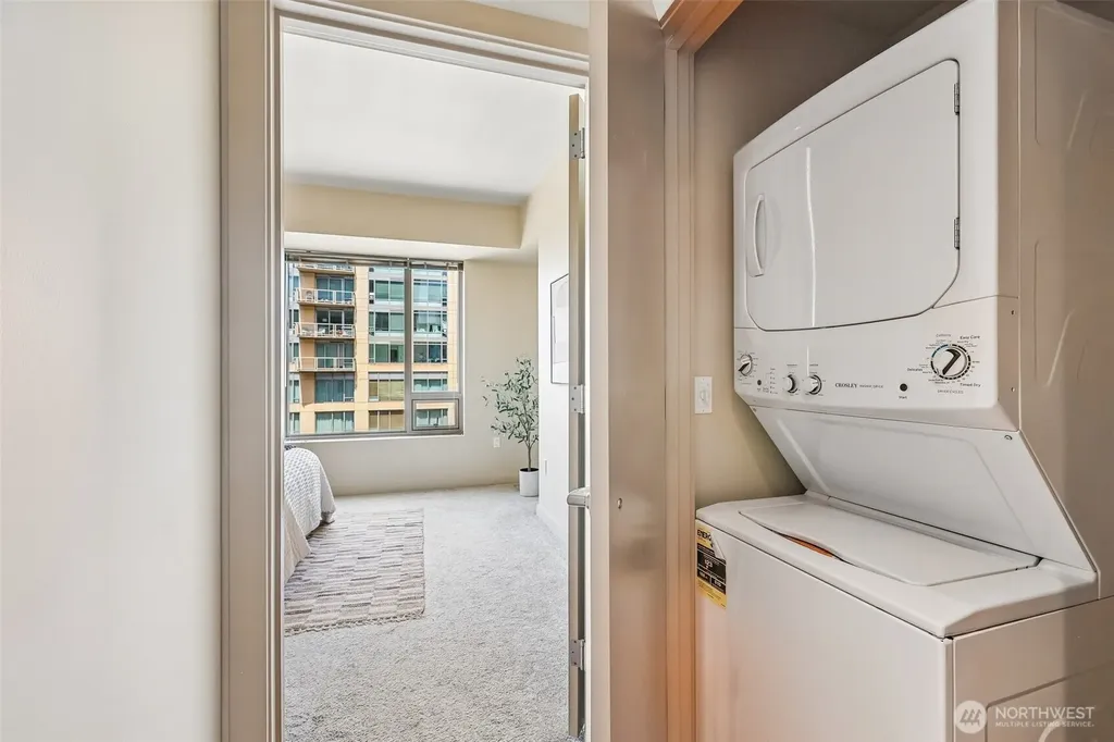 910 Lenora Street Seattle WA 98121