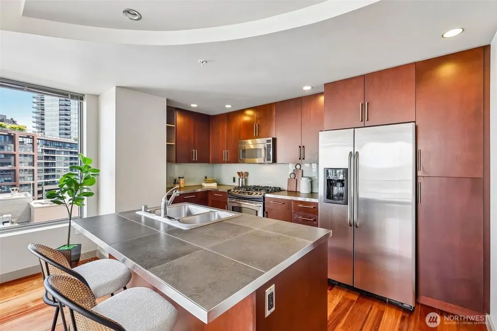 910 Lenora Street Seattle WA 98121