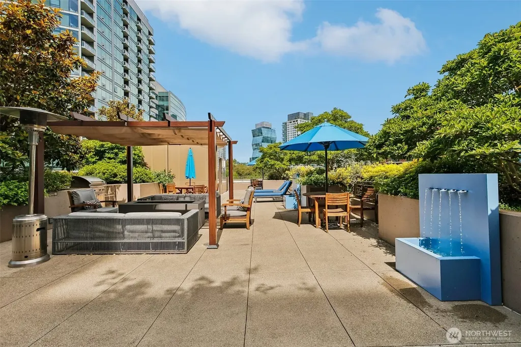 910 Lenora Street Seattle WA 98121