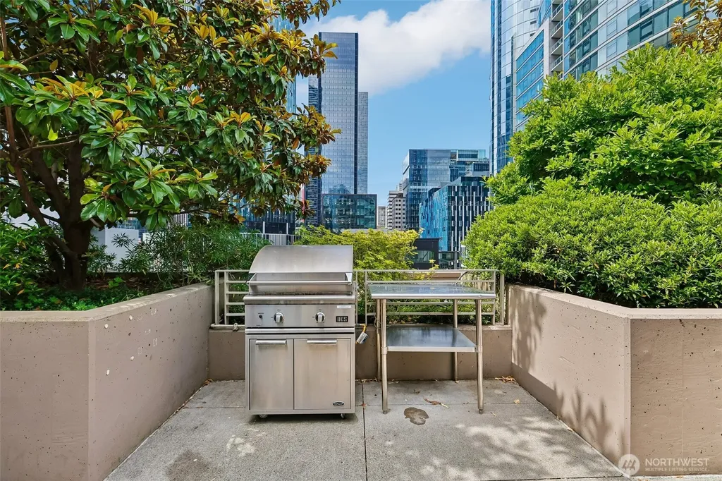 910 Lenora Street Seattle WA 98121