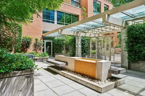 910 Lenora Street Seattle WA 98121