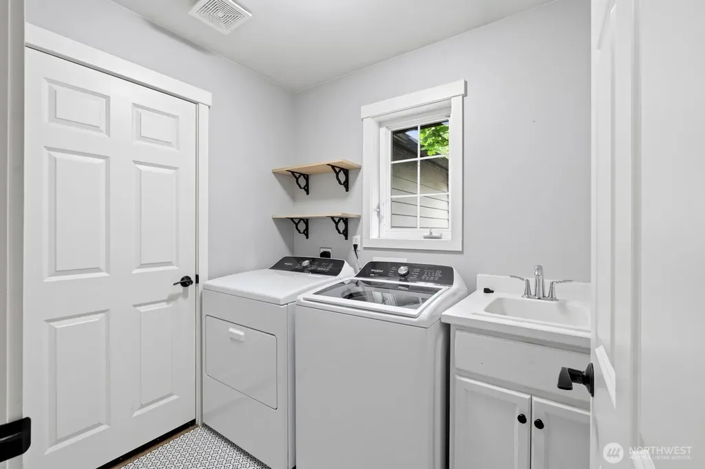 17433 SE 257th Street Covington WA 98042