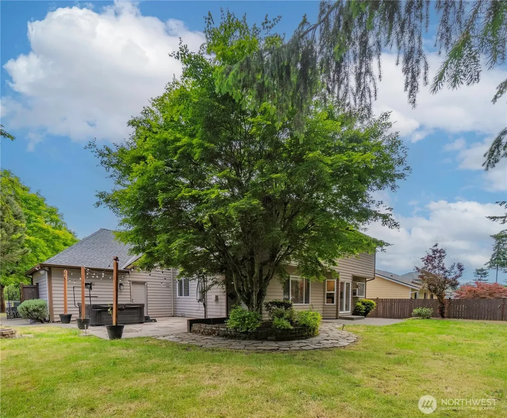 17433 SE 257th Street Covington WA 98042