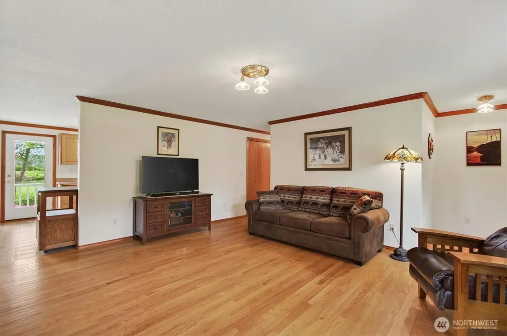 218 W Sunny Sands Road Cathlamet WA 98612