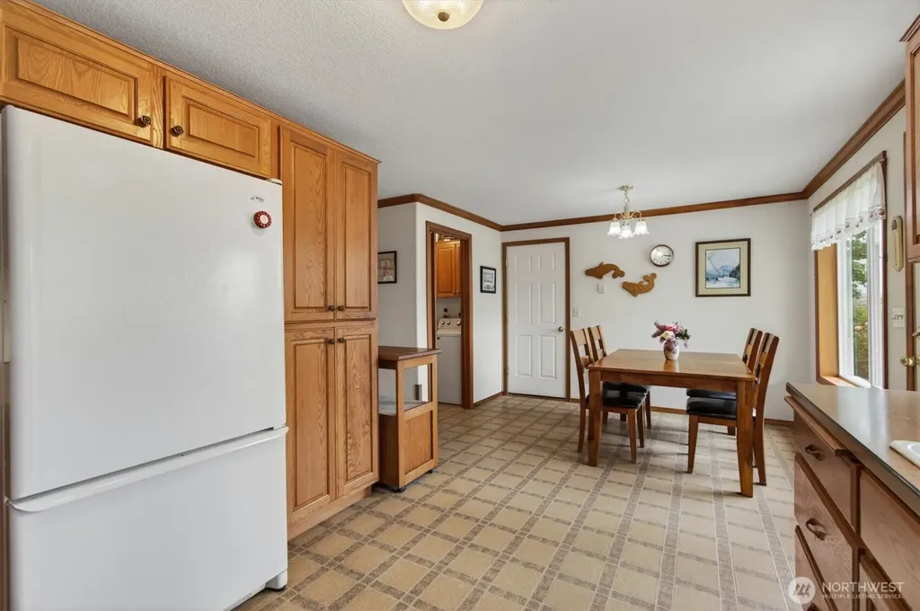 218 W Sunny Sands Road Cathlamet WA 98612