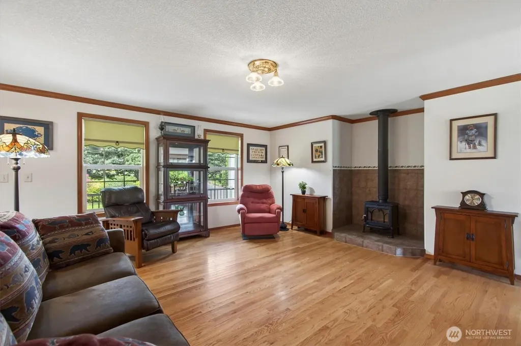 218 W Sunny Sands Road Cathlamet WA 98612