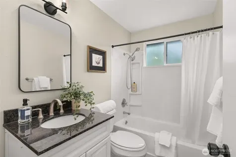 10417 17th Avenue SW Seattle WA 98146