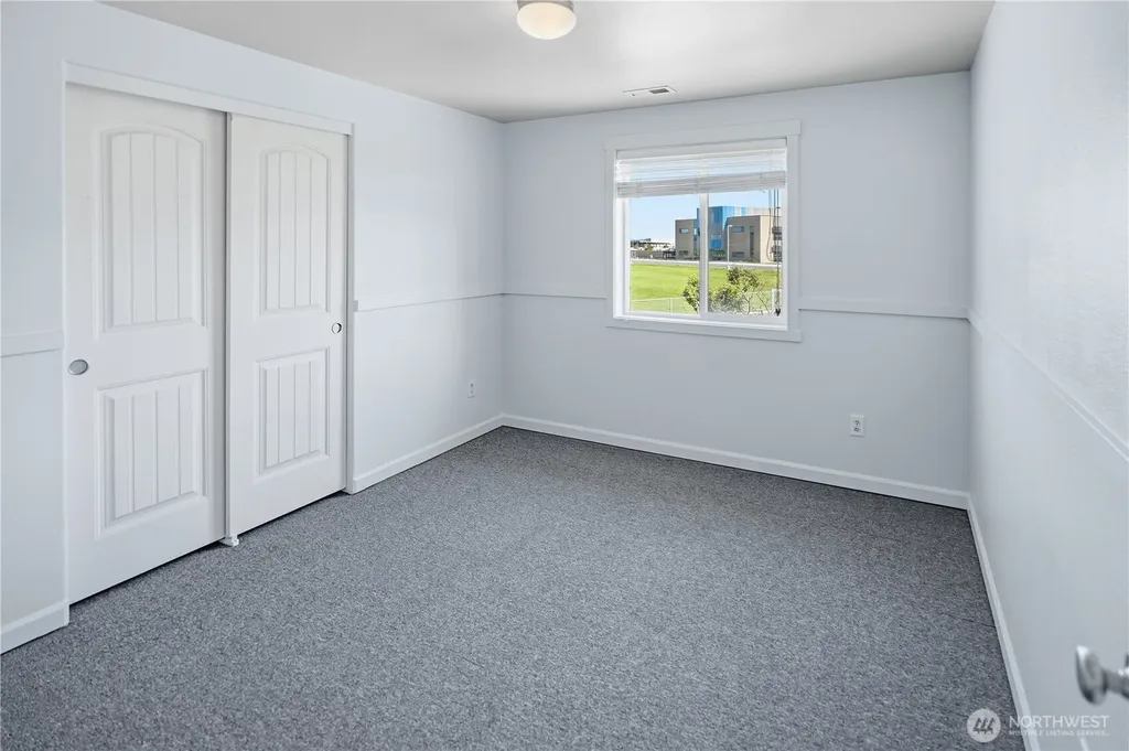 1853 S Monroe Street Moses Lake WA 98837