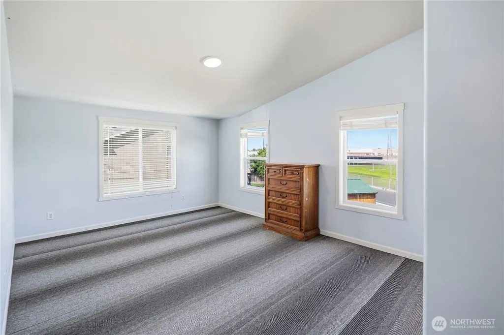 1853 S Monroe Street Moses Lake WA 98837