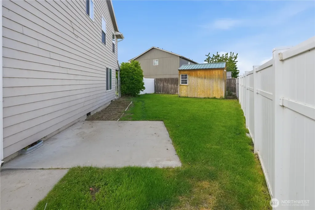 1853 S Monroe Street Moses Lake WA 98837