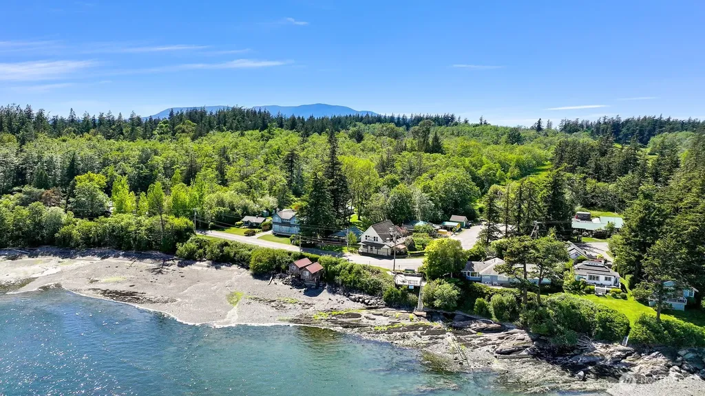 2093 Granger Way Lummi Island WA 98262