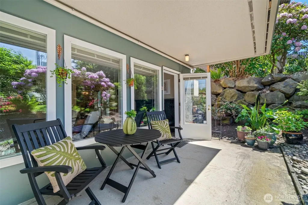 75 E Lynn Street Seattle WA 98102