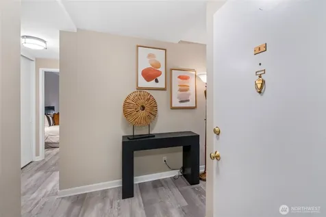 75 E Lynn Street Seattle WA 98102