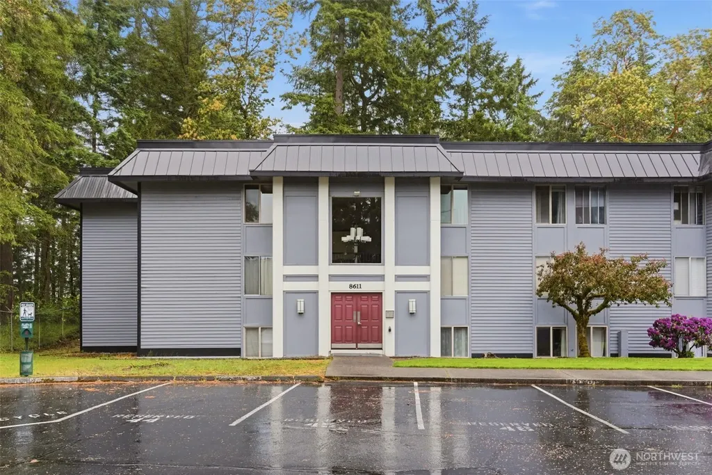 8611 Zircon Drive SW Lakewood WA 98498