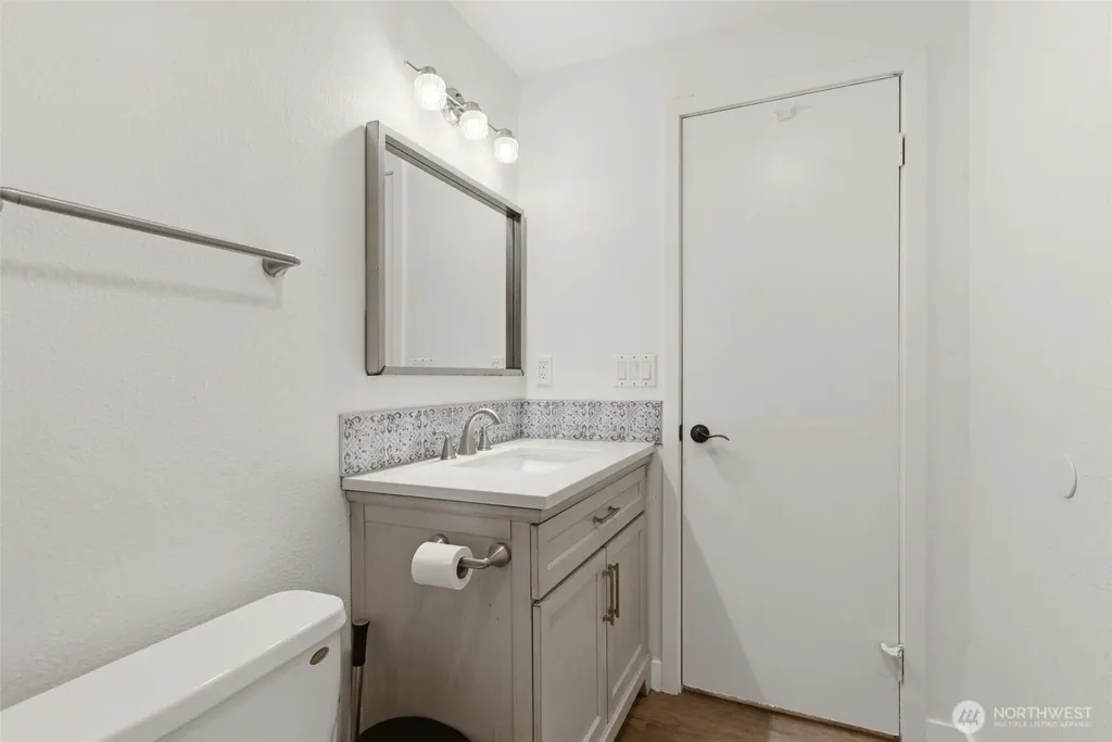 8611 Zircon Drive SW Lakewood WA 98498