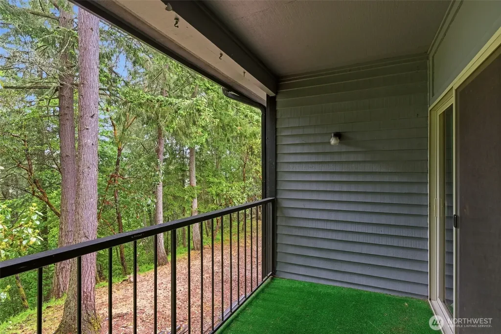 8611 Zircon Drive SW Lakewood WA 98498