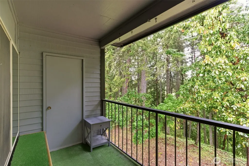 8611 Zircon Drive SW Lakewood WA 98498