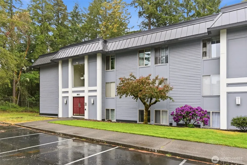 8611 Zircon Drive SW Lakewood WA 98498