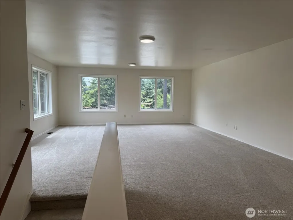 13616 122nd Avenue E Puyallup WA 98374