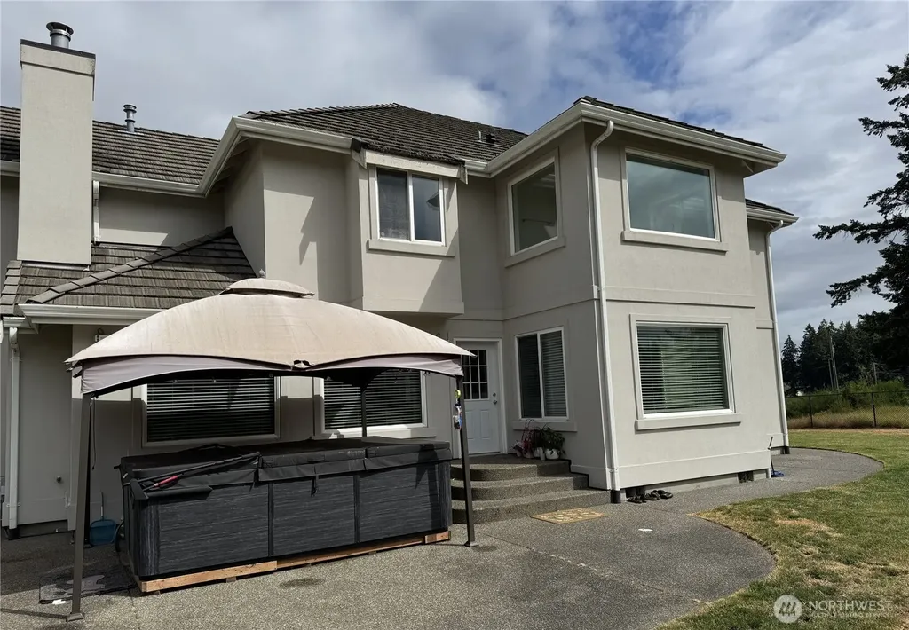 13616 122nd Avenue E Puyallup WA 98374
