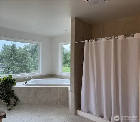 13616 122nd Avenue E Puyallup WA 98374
