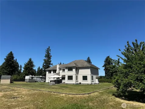 13616 122nd Avenue E Puyallup WA 98374