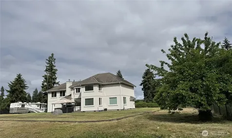 13616 122nd Avenue E Puyallup WA 98374