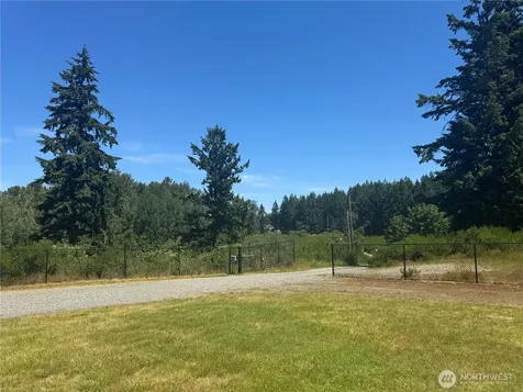 13616 122nd Avenue E Puyallup WA 98374