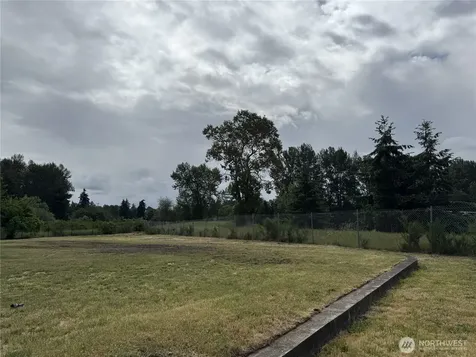13616 122nd Avenue E Puyallup WA 98374