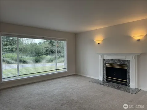 13616 122nd Avenue E Puyallup WA 98374