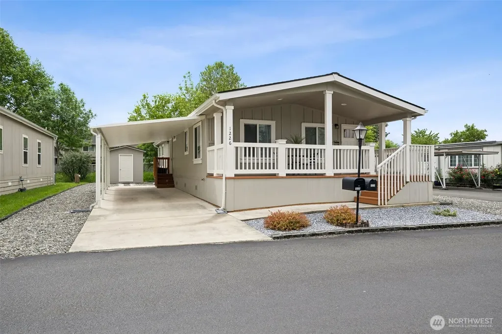 1226 Maple Drive Enumclaw WA 98022