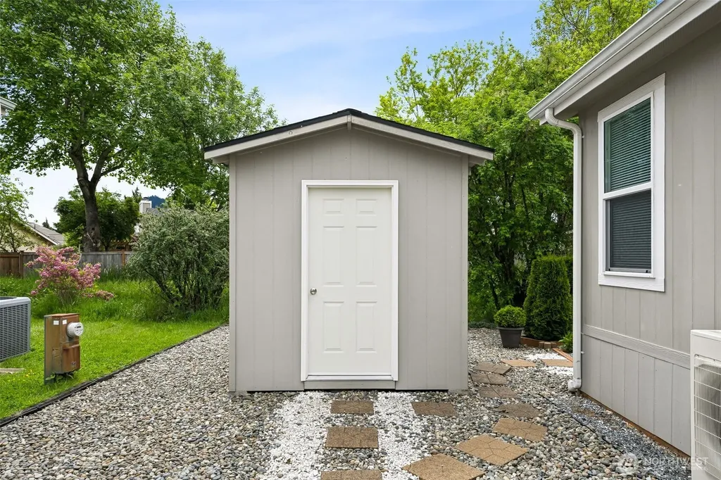1226 Maple Drive Enumclaw WA 98022