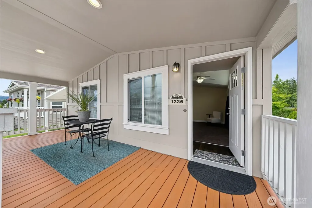 1226 Maple Drive Enumclaw WA 98022