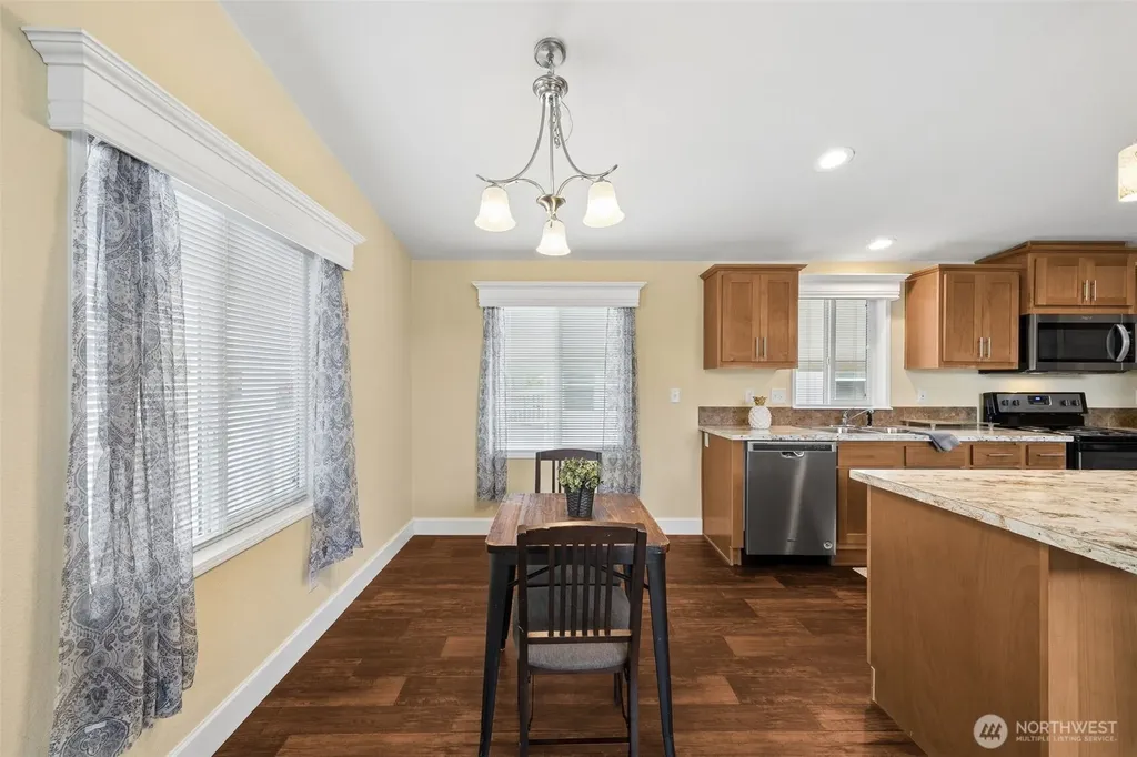 1226 Maple Drive Enumclaw WA 98022