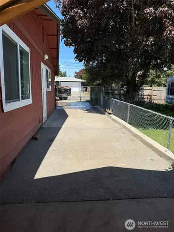 1008 S 80th Street Tacoma WA 98408