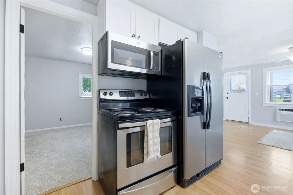 108 8th Street NW Puyallup WA 98371