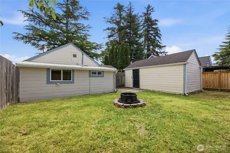 108 8th Street NW Puyallup WA 98371