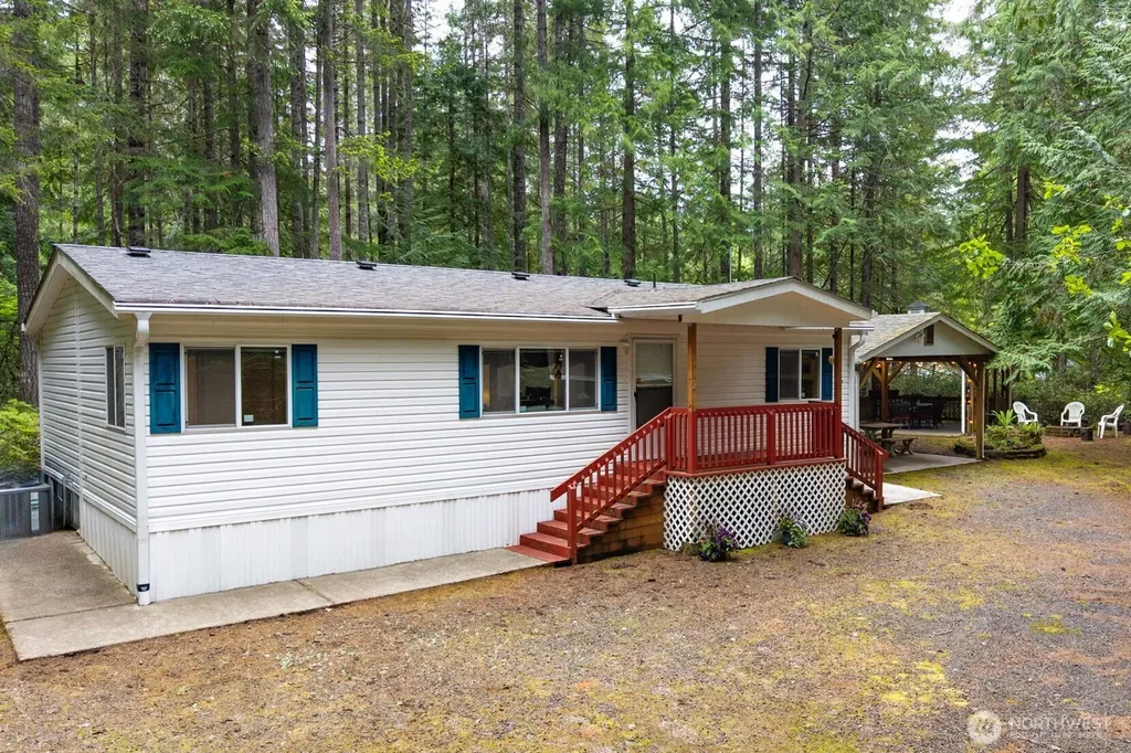 10 N Duckabush Drive W Hoodsport WA 98548