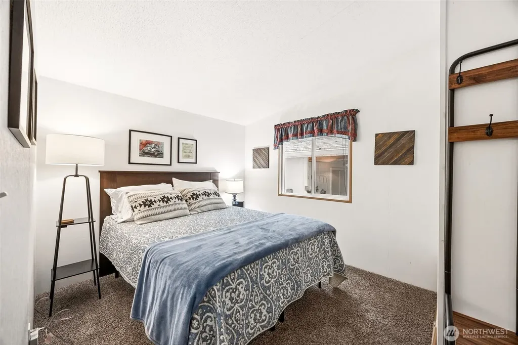 10 N Duckabush Drive W Hoodsport WA 98548